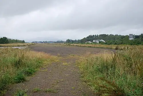 未舗装の滑走路