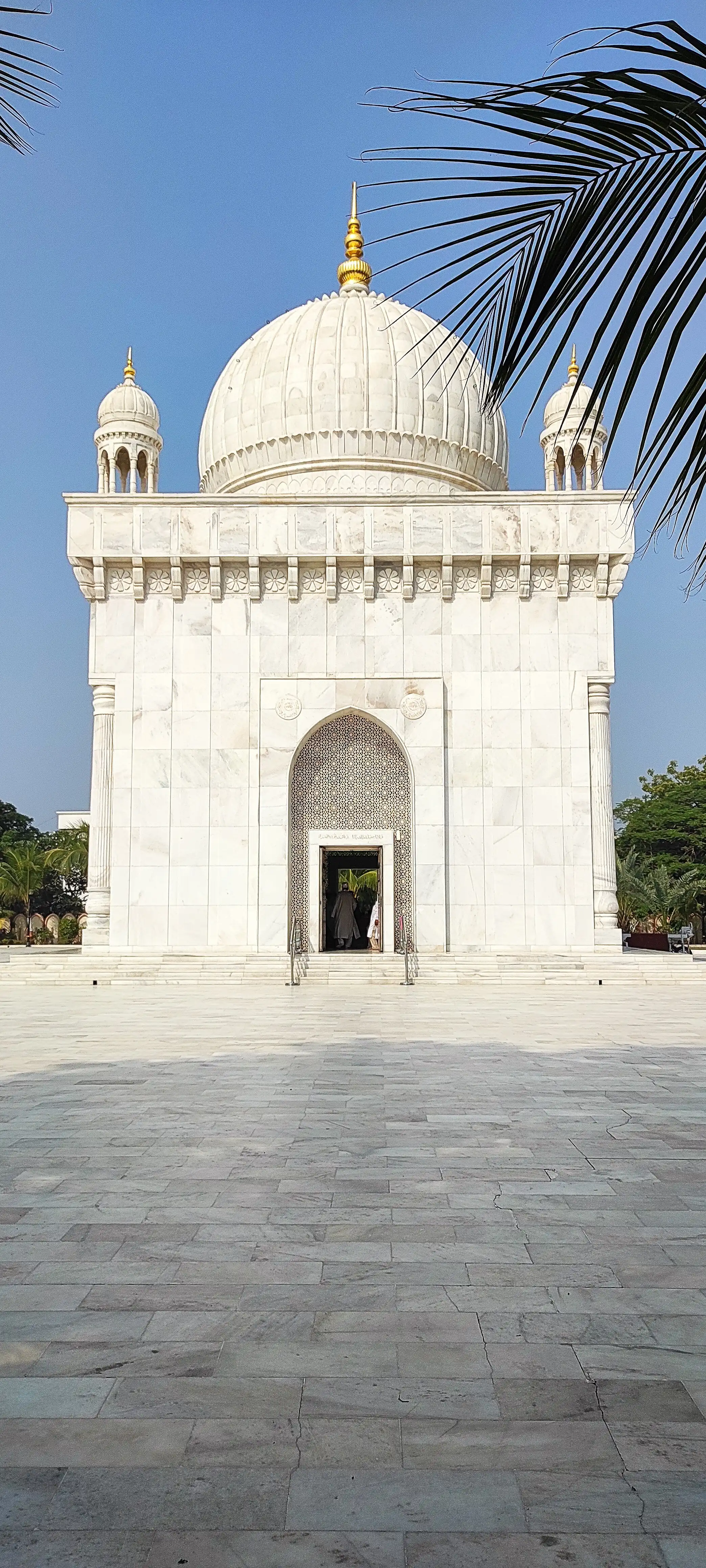 The Mausoleum Syedna Ismail Badruddin (I) Bin Maulaya Raj was the 34th Da'i al-Mutlaq of the Dawoodi Bohras
